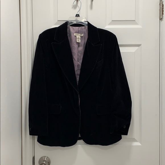 Blazer - Picture 1 of 4